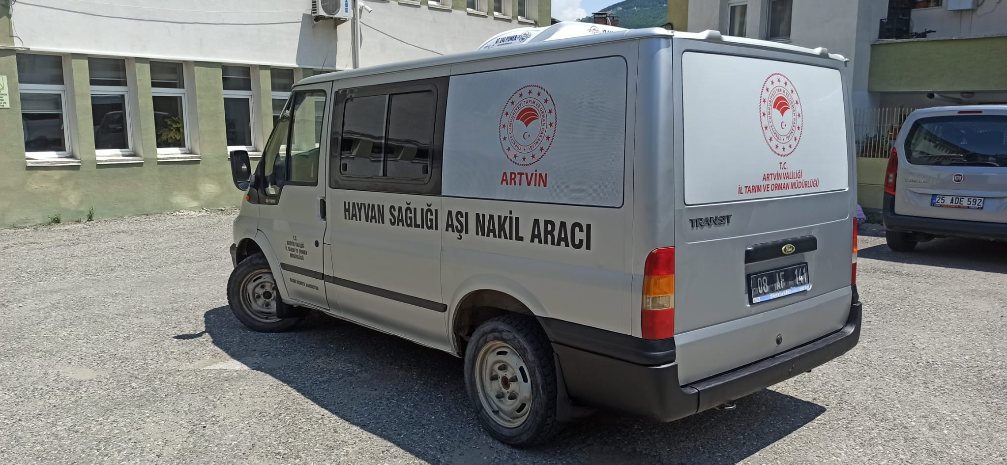 ARTVİN İL MÜDÜRLÜĞÜMÜZ HAYVAN AŞI NAKİL ARACINA KAVUŞTU